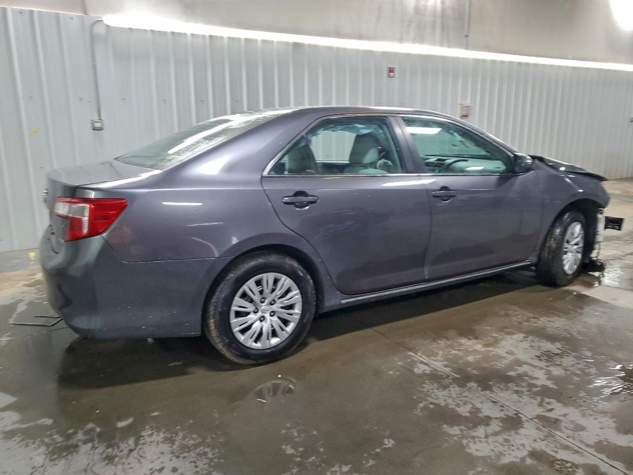 Toyota Camry Hybrid Image 8