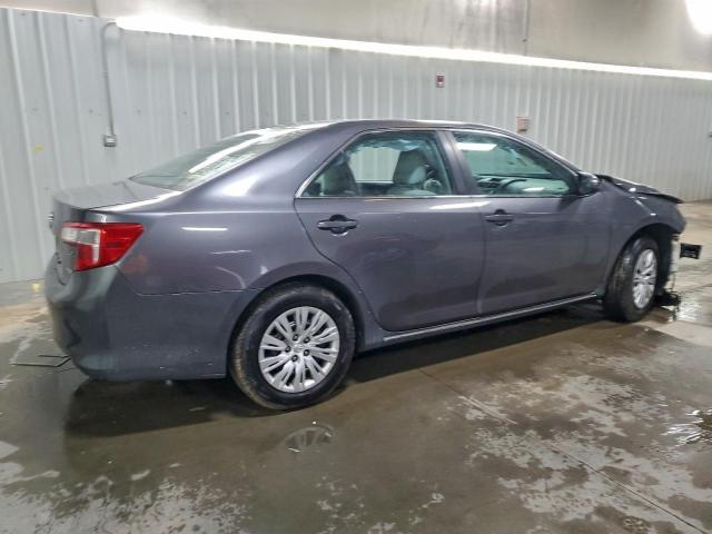 Toyota Camry Hybrid Image 8