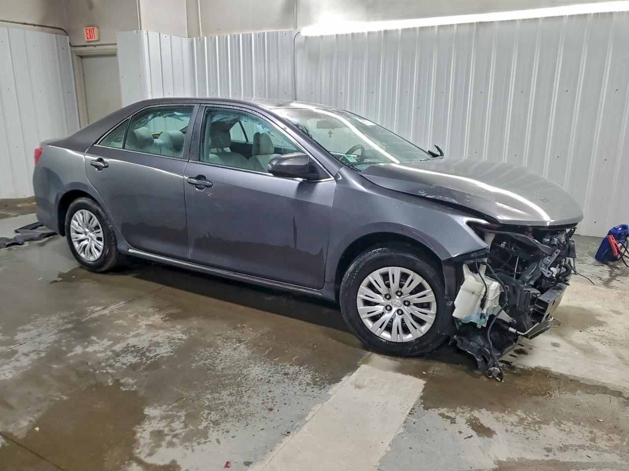 Toyota Camry Hybrid Image 7