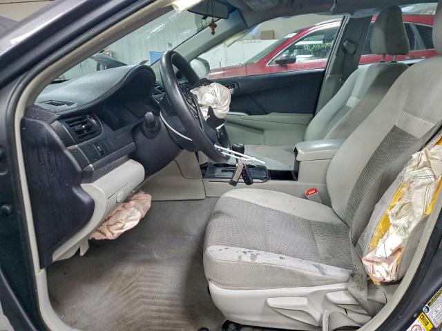 Toyota Camry Hybrid Image 2