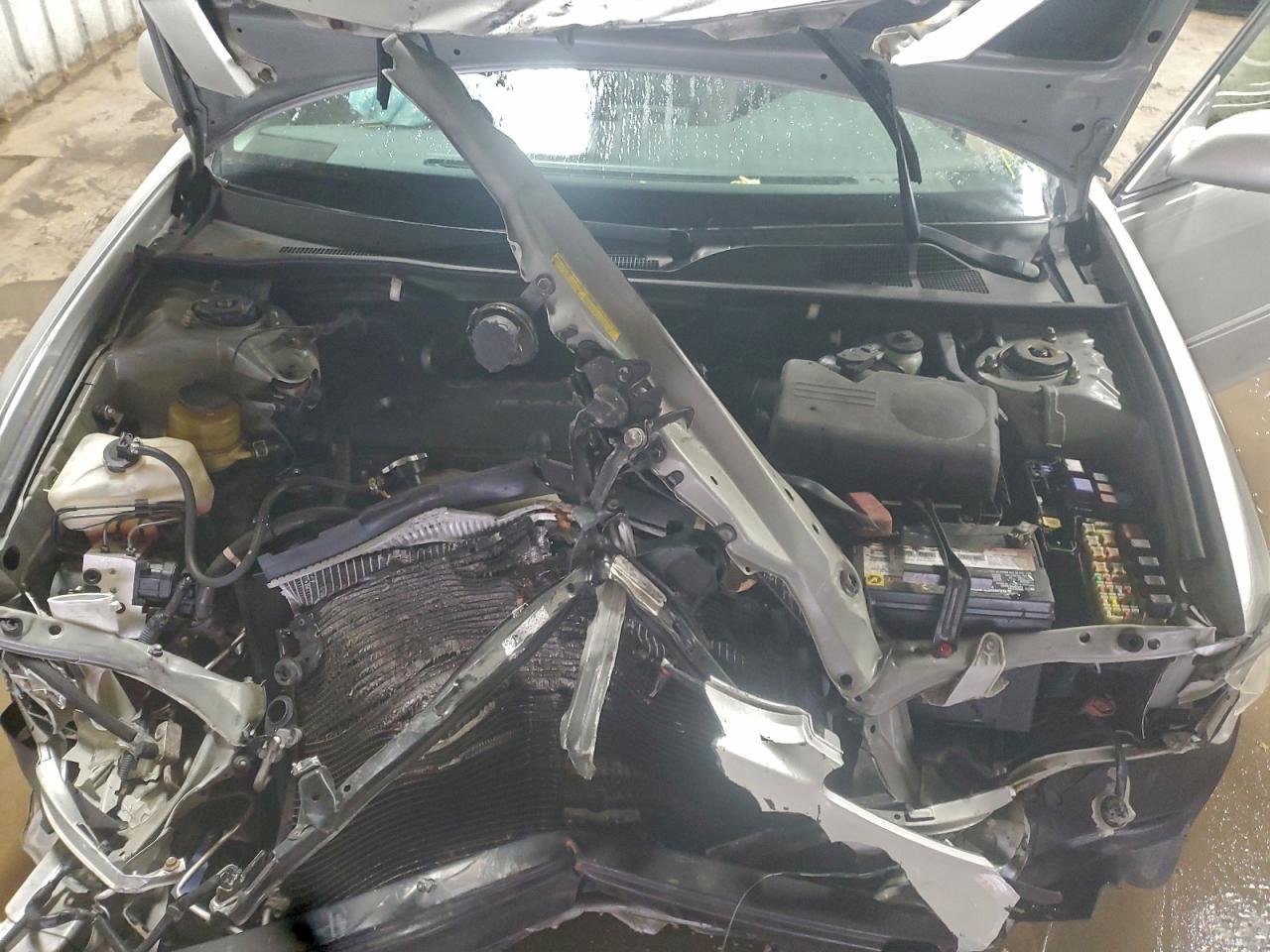 Toyota Camry Le Image 13