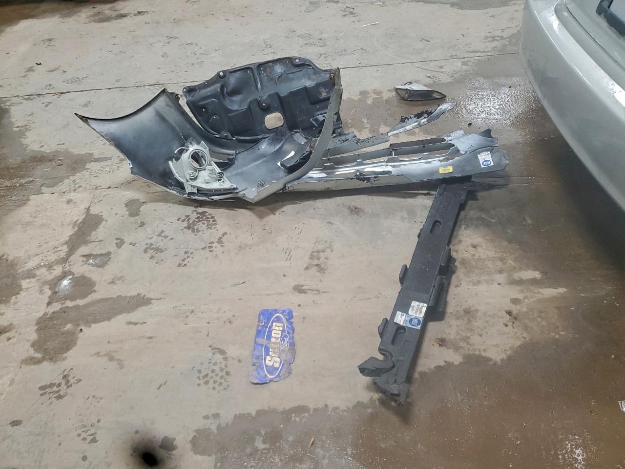 Toyota Camry Le Image 10