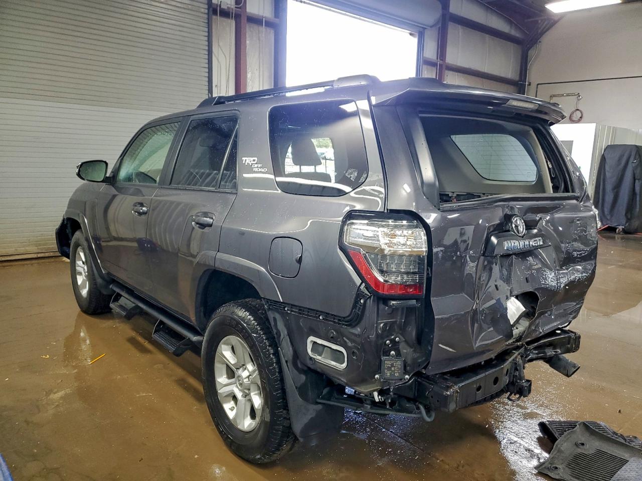 Toyota 4Runner Se Image 2
