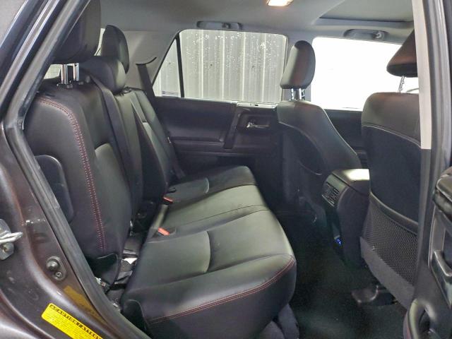 Toyota 4Runner Se Image 8