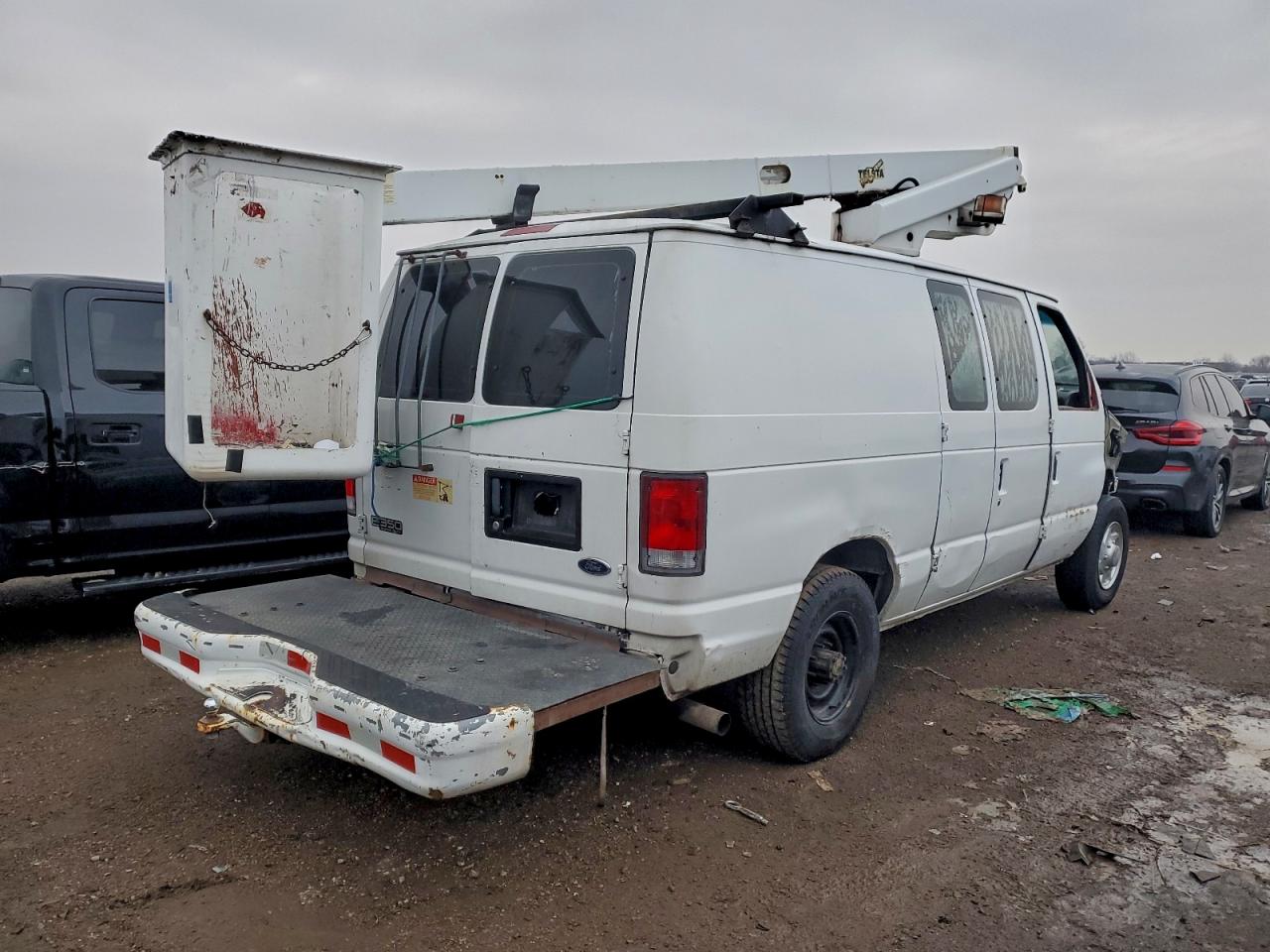 Ford Econoline E350 Super Duty Van Image 4