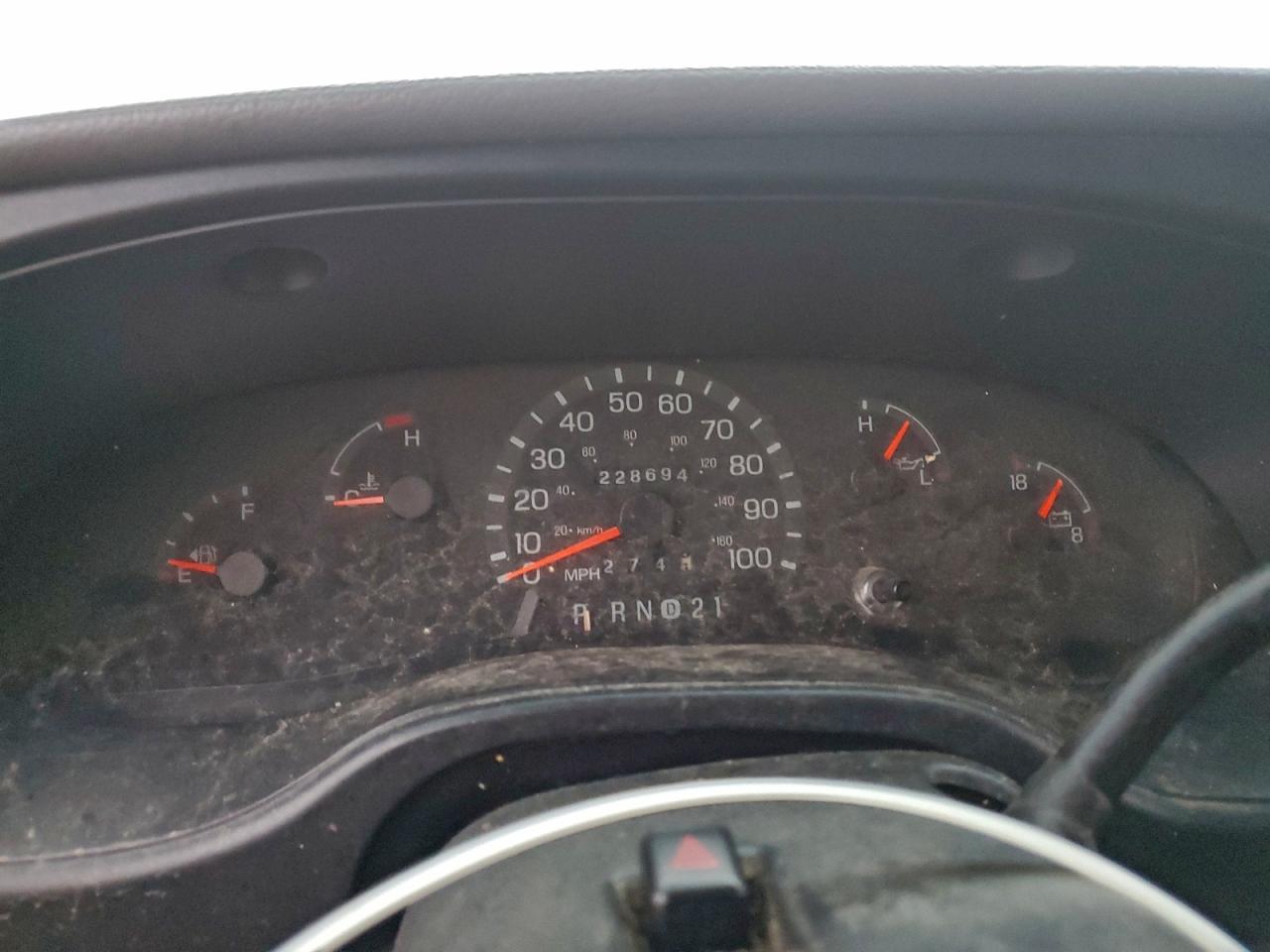 Ford Econoline E350 Super Duty Van Image 8