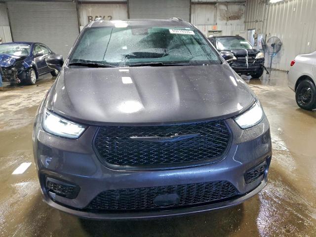 Chrysler Pacifica Limited Image 4