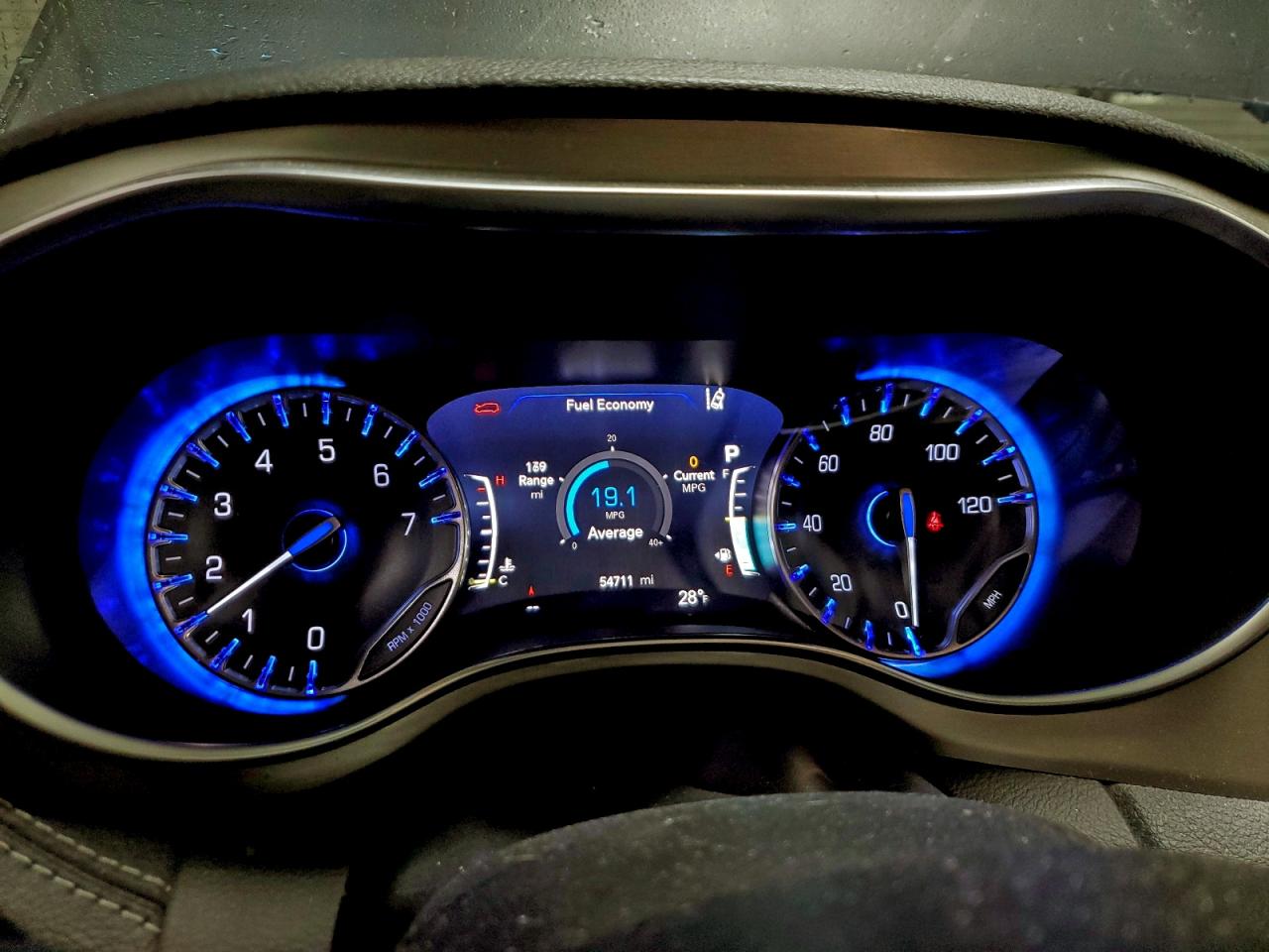 Chrysler Pacifica Limited Image 3