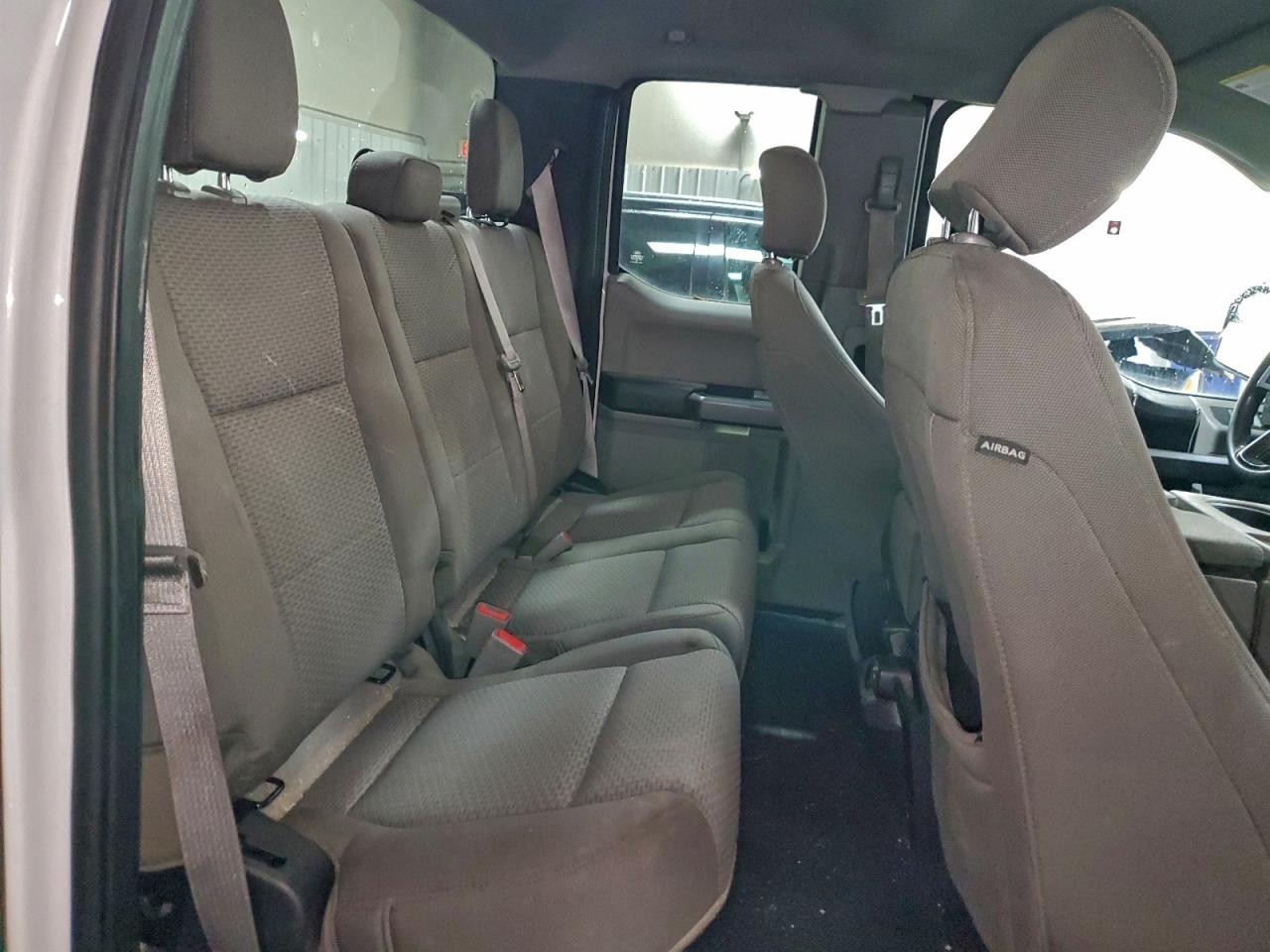 Ford F-150 Super Cab Image 10