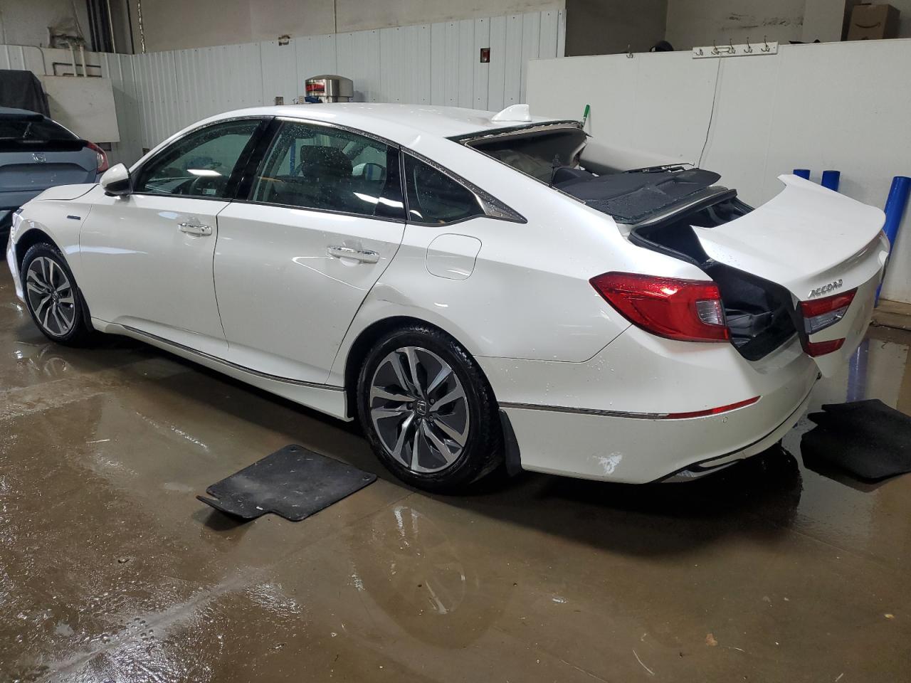 Honda Accord Touring Hybrid Image 2