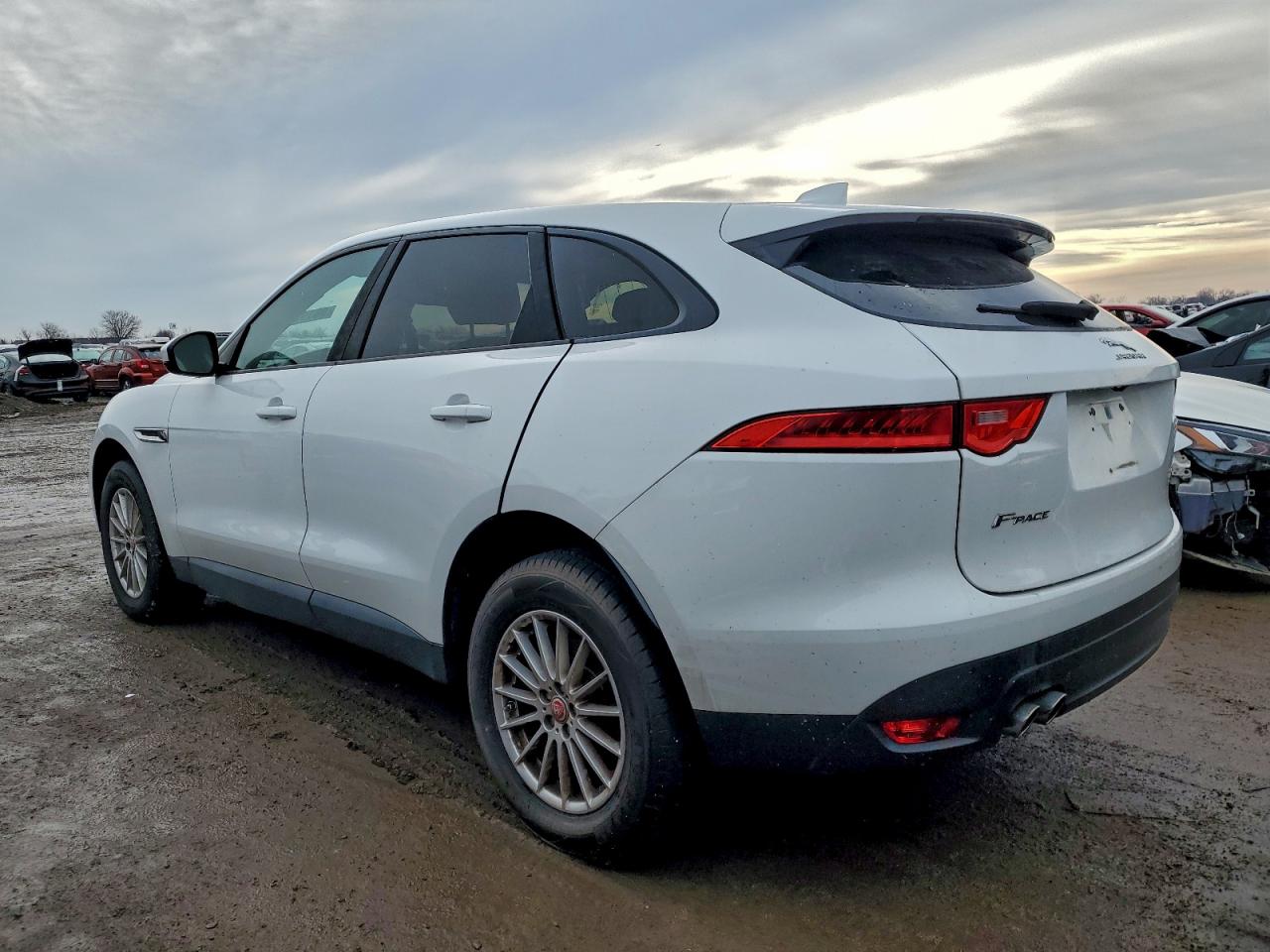Jaguar F-PACE Image 2
