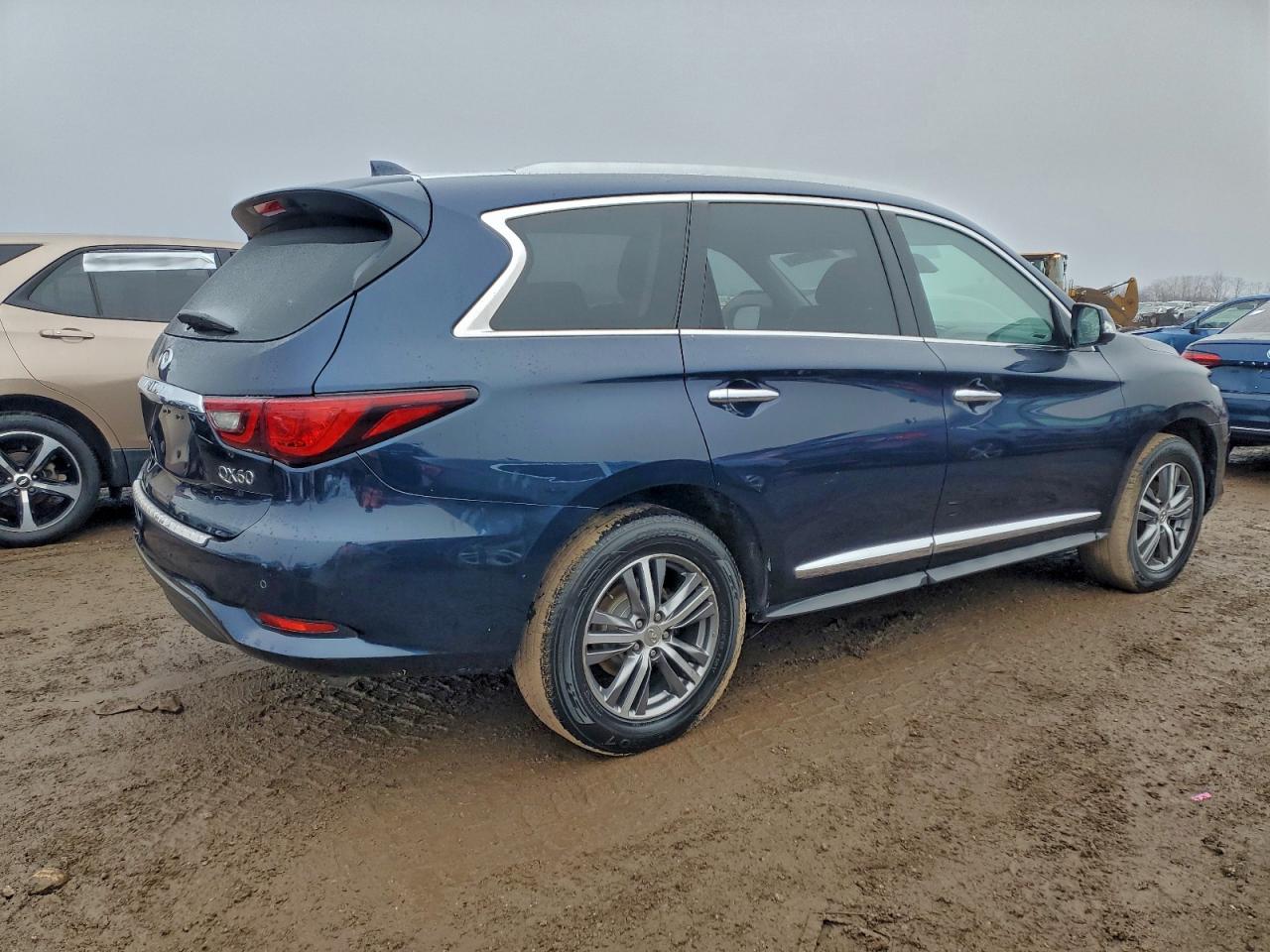 INFINITI Qx Luxe Image 3