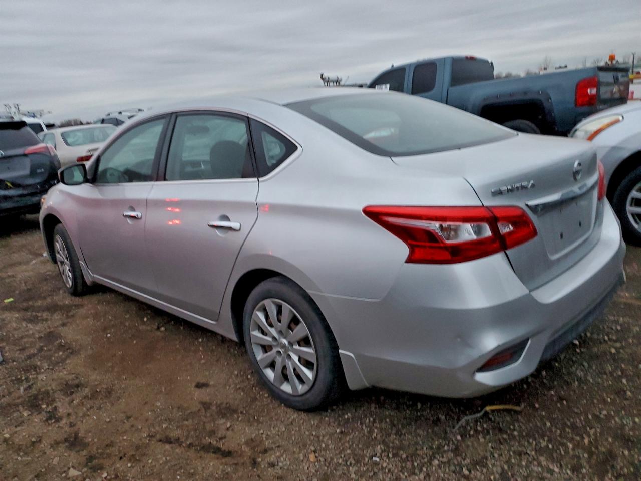 Nissan Sentra S Image 12