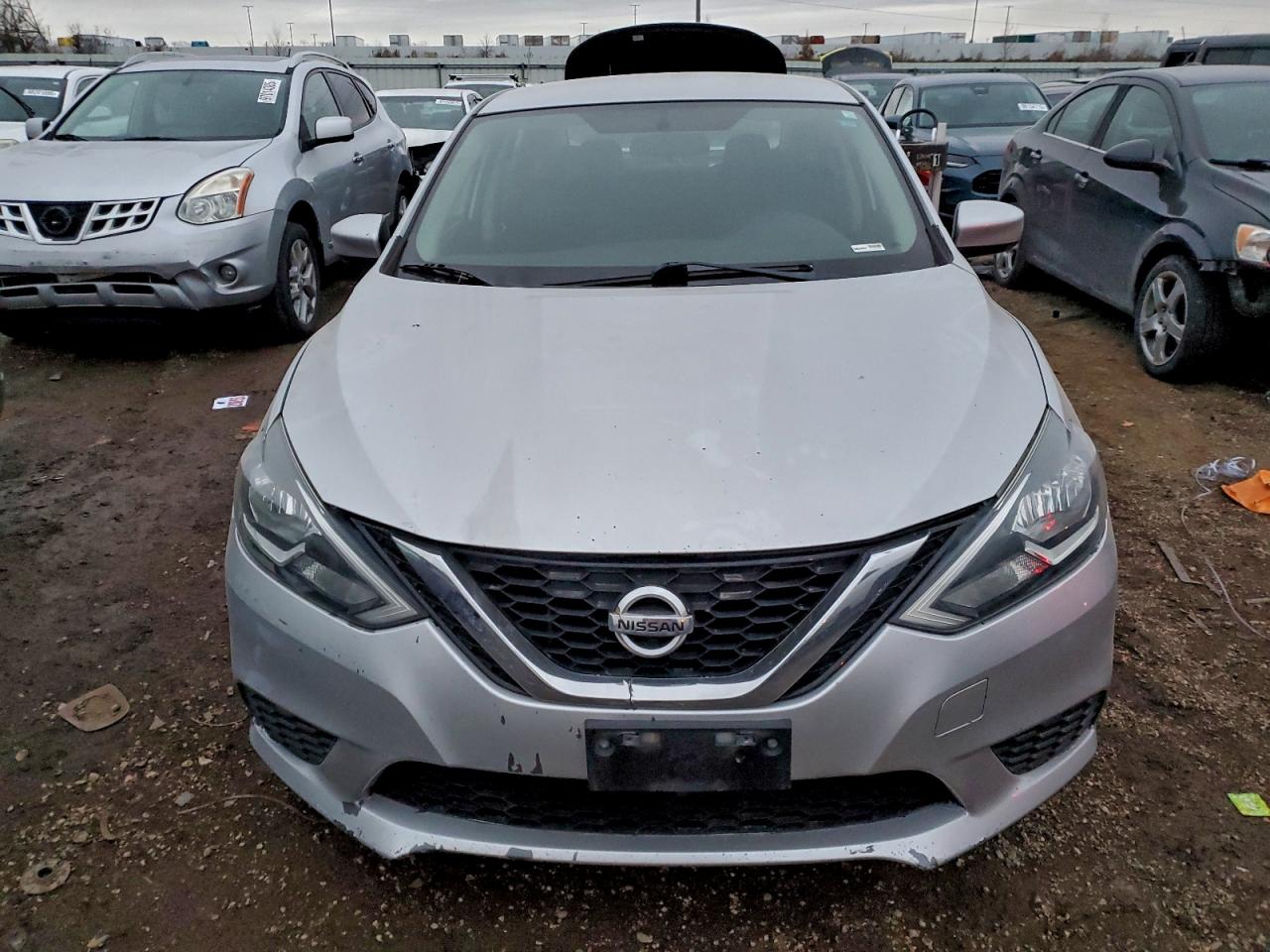 Nissan Sentra S Image 6