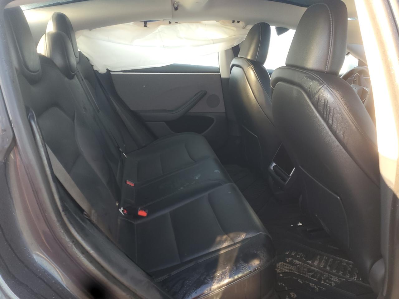 Tesla Model 3 Image 4