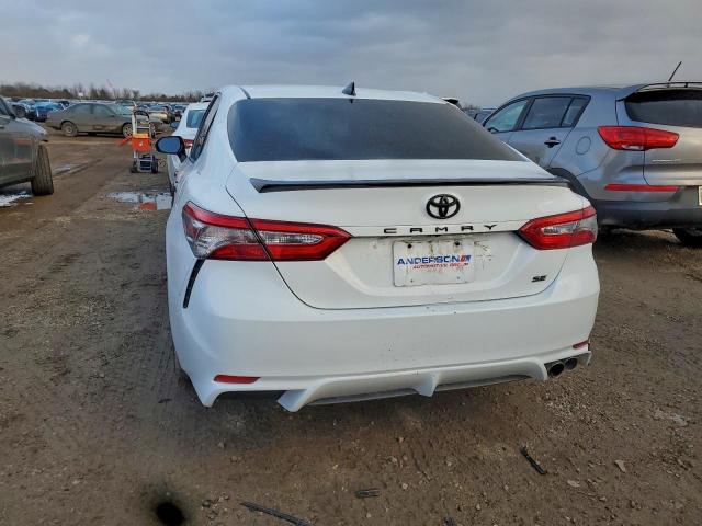 Toyota Camry L Image 9