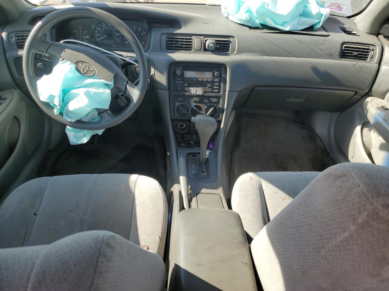 Toyota Camry Ce Image 7