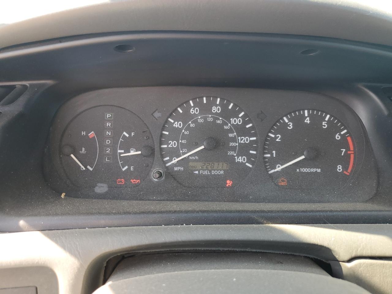 Toyota Camry Ce Image 8