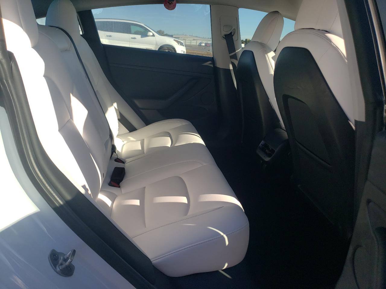 Tesla Model 3 Image 12