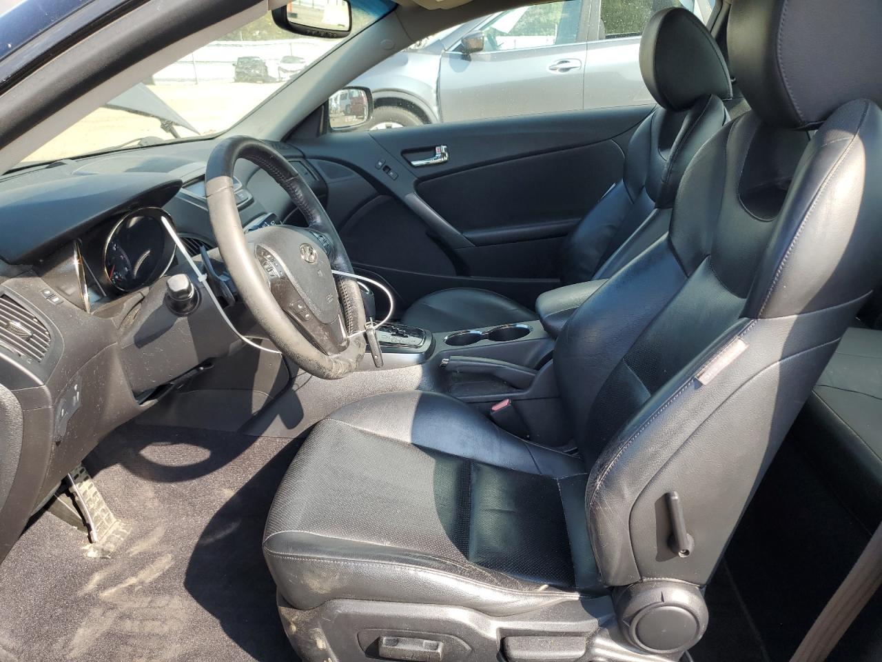 Hyundai Genesis 3.8l Image 8