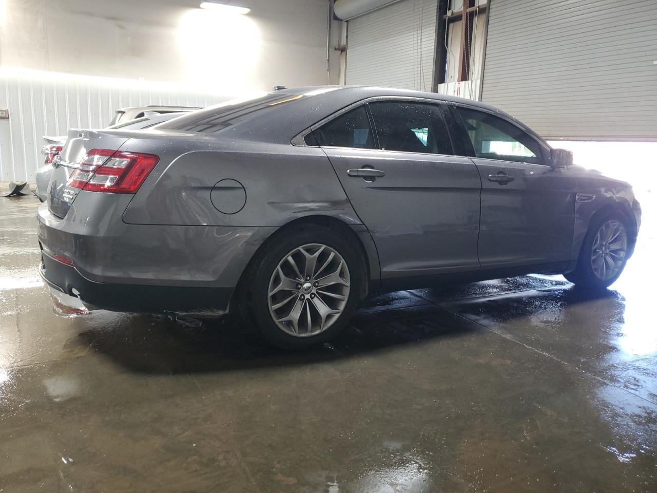 Ford Taurus Limited Image 4