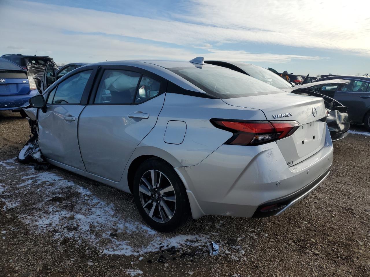 Nissan Versa Sv Image 10