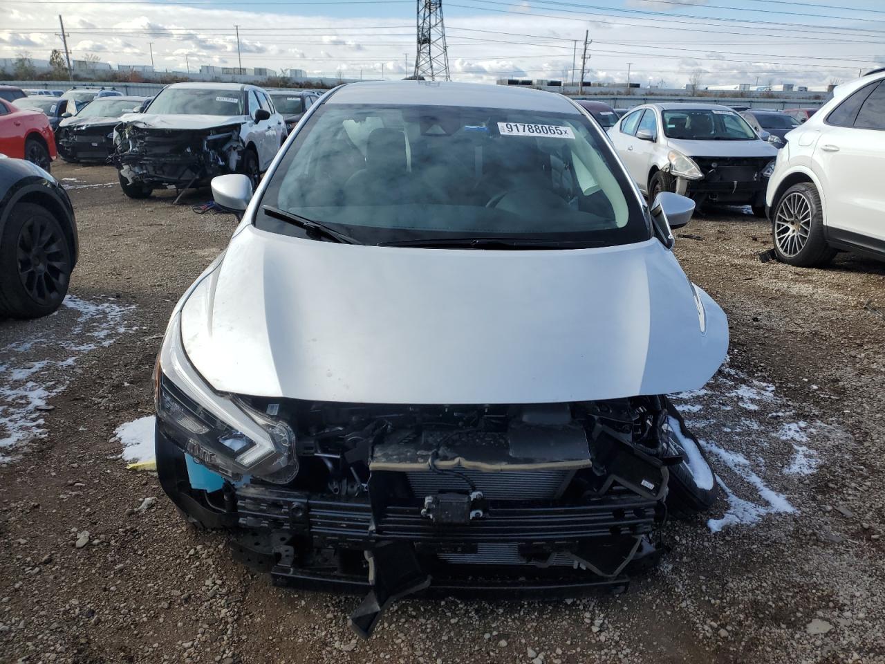 Nissan Versa Sv Image 13