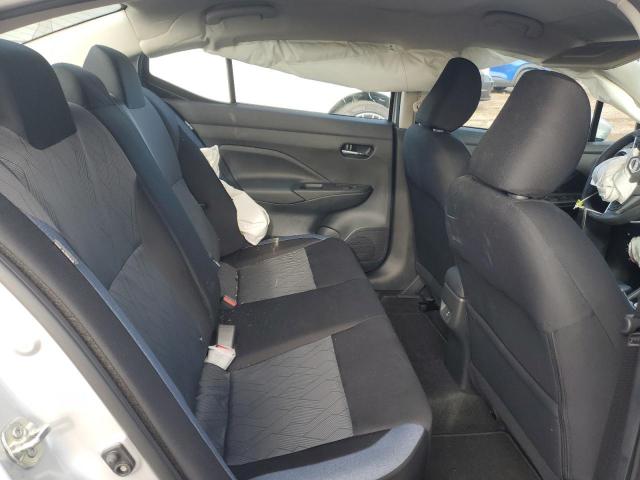 Nissan Versa Sv Image 8