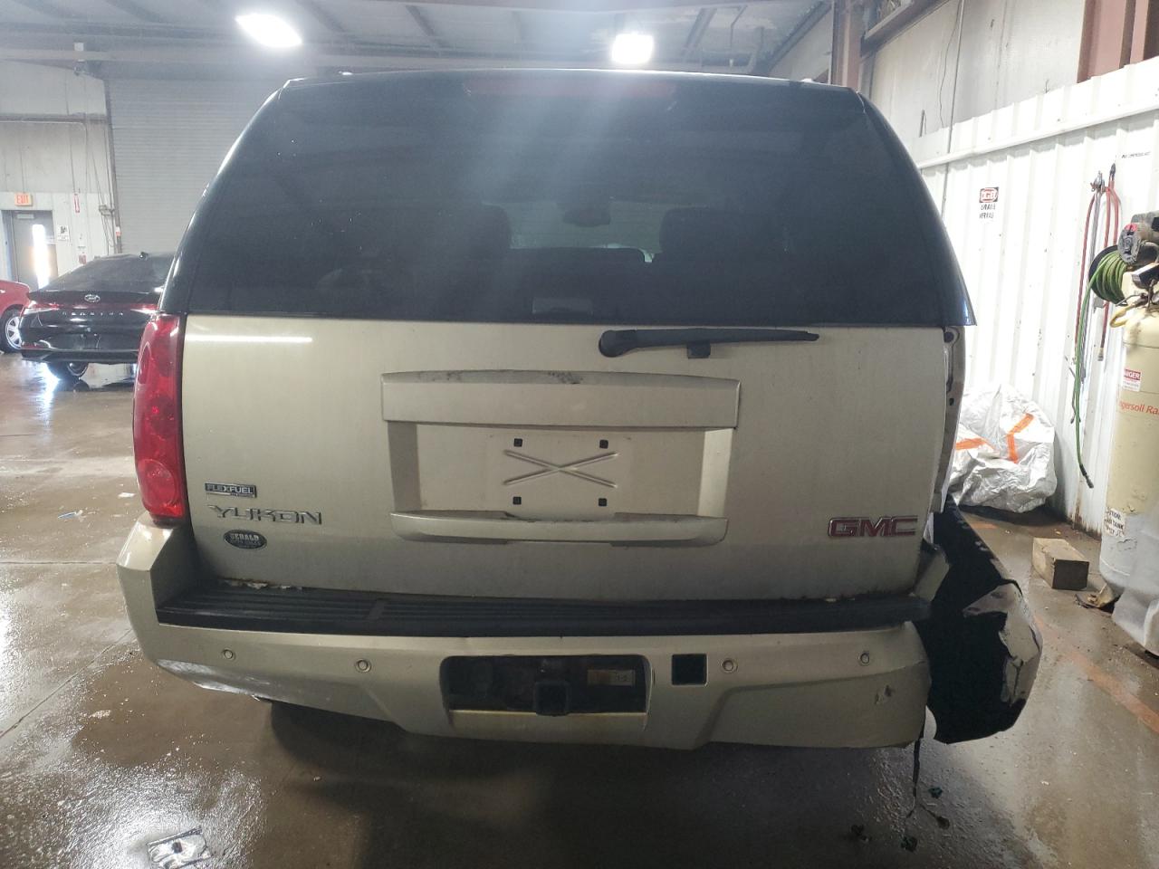 GMC Yukon Image 7