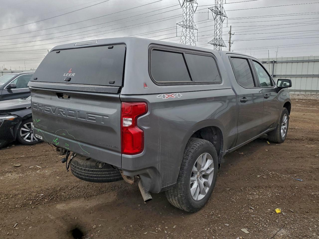 Chevrolet Silverado K1500 Custom Image 4