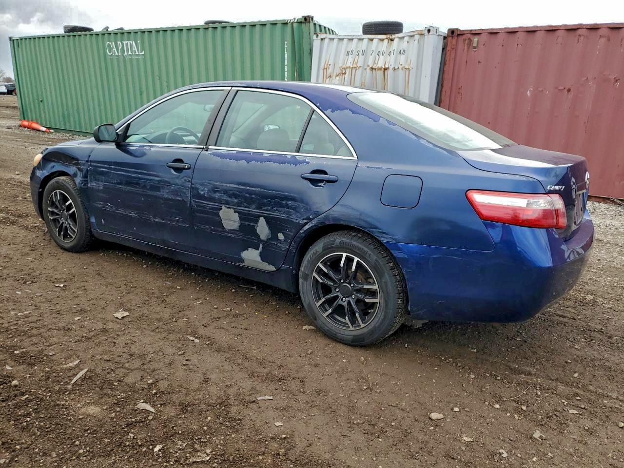 Toyota Camry Base Image 7