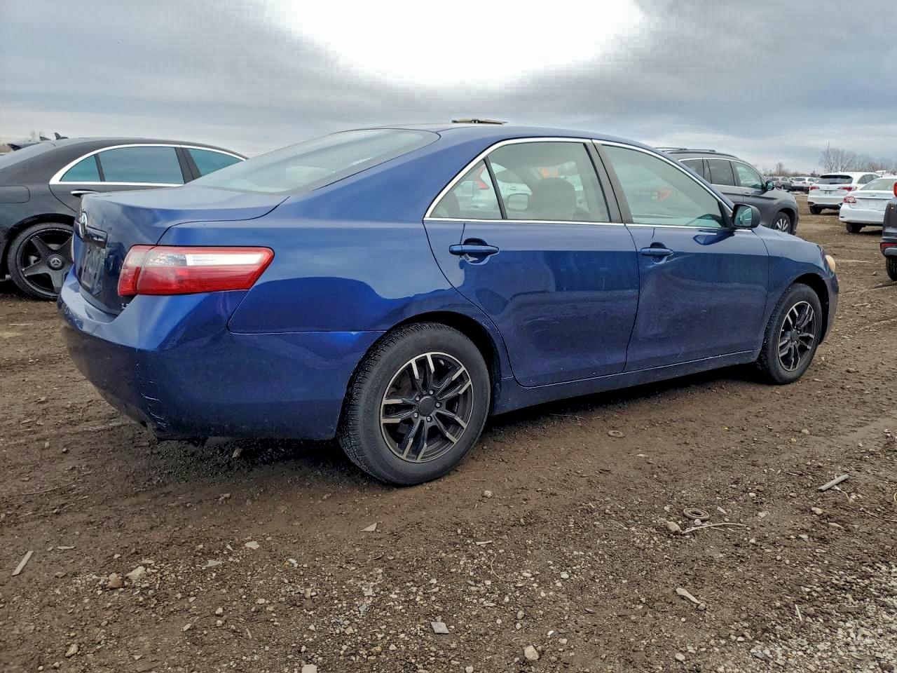 Toyota Camry Base Image 6