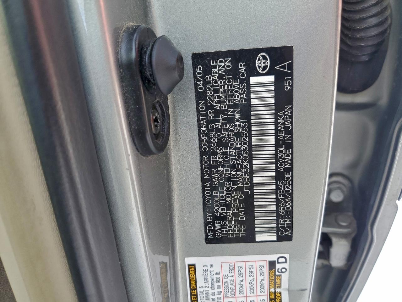 Toyota Camry Le Image 12