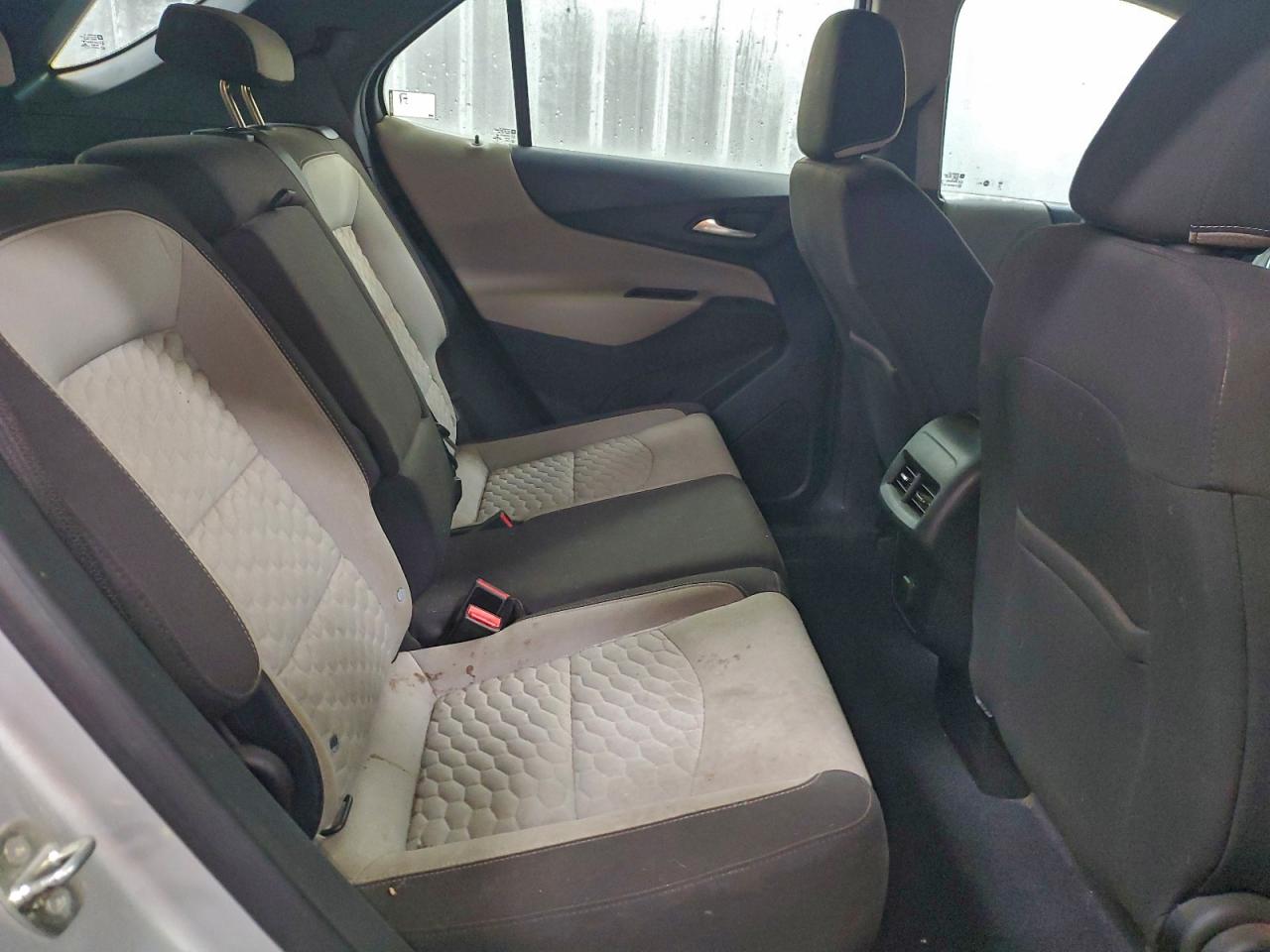 Chevrolet Equinox Ls Image 11