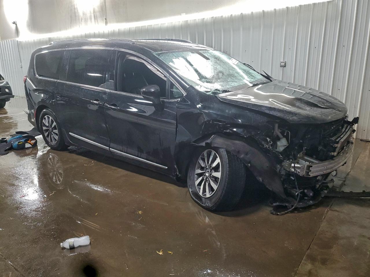 Chrysler Pacifica Touring L Plus Image 3