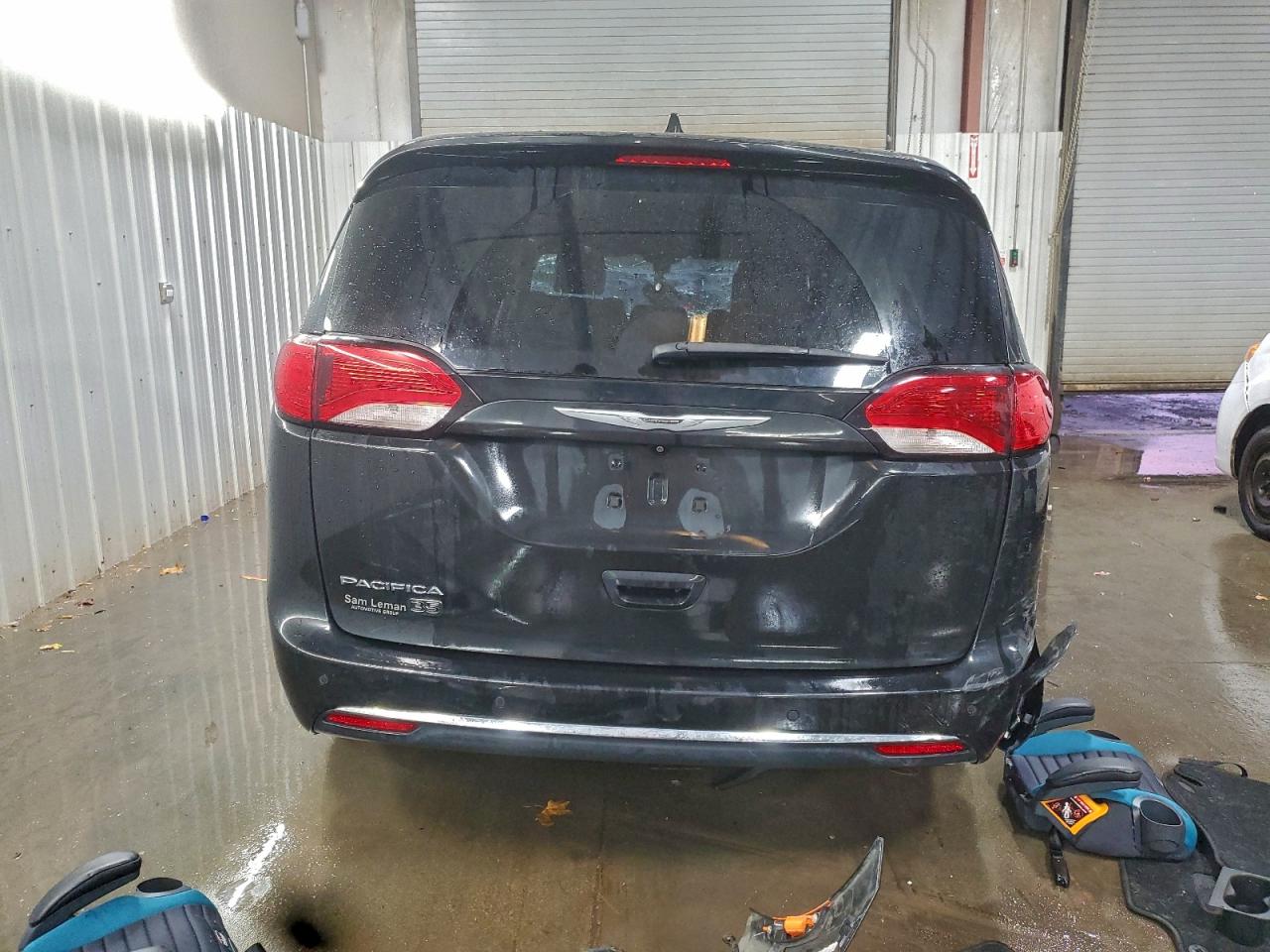 Chrysler Pacifica Touring L Plus Image 9