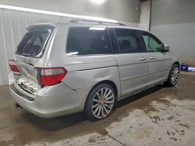 Honda Odyssey Touring Image 2