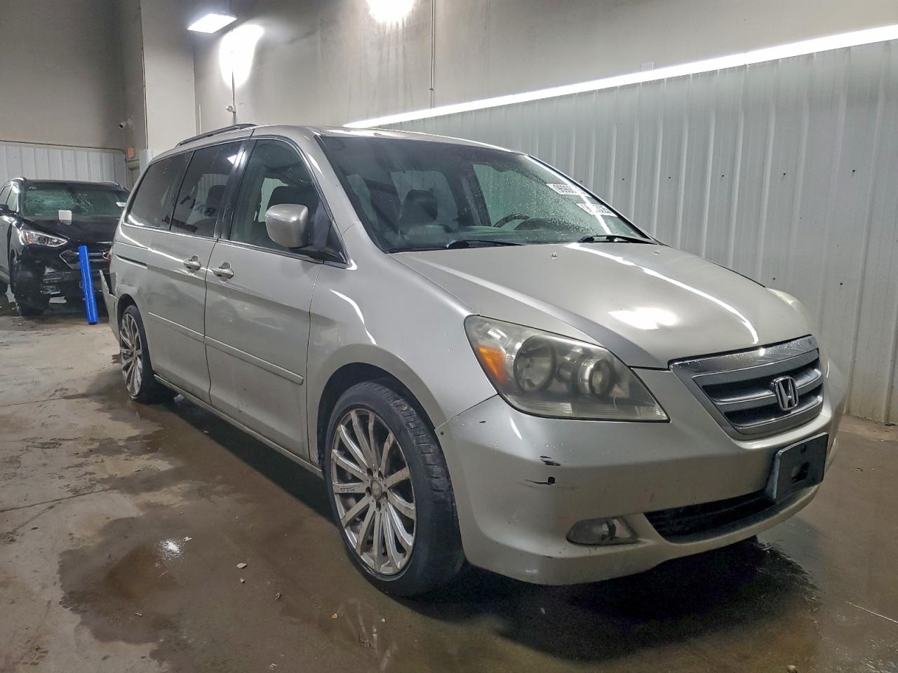 Honda Odyssey Touring Image 6