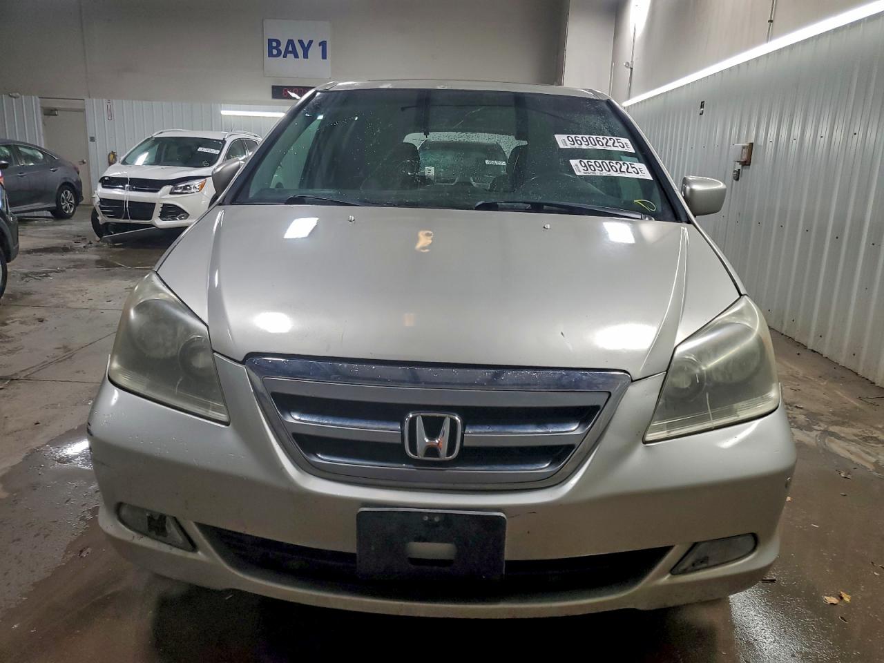 Honda Odyssey Touring Image 4