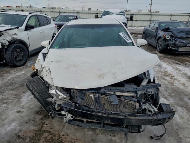 Toyota Camry L Image 4