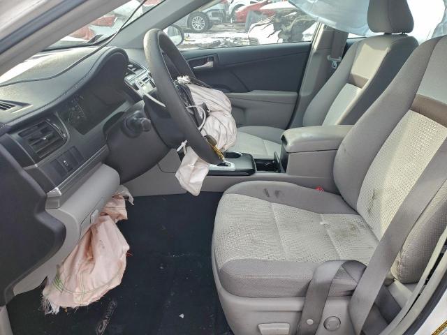 Toyota Camry L Image 2