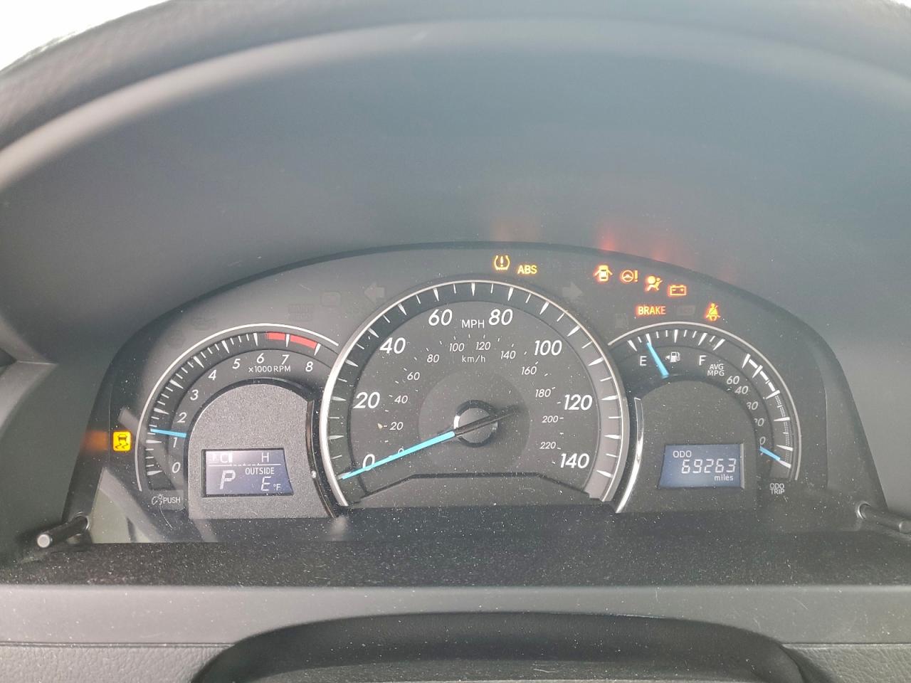 Toyota Camry L Image 8