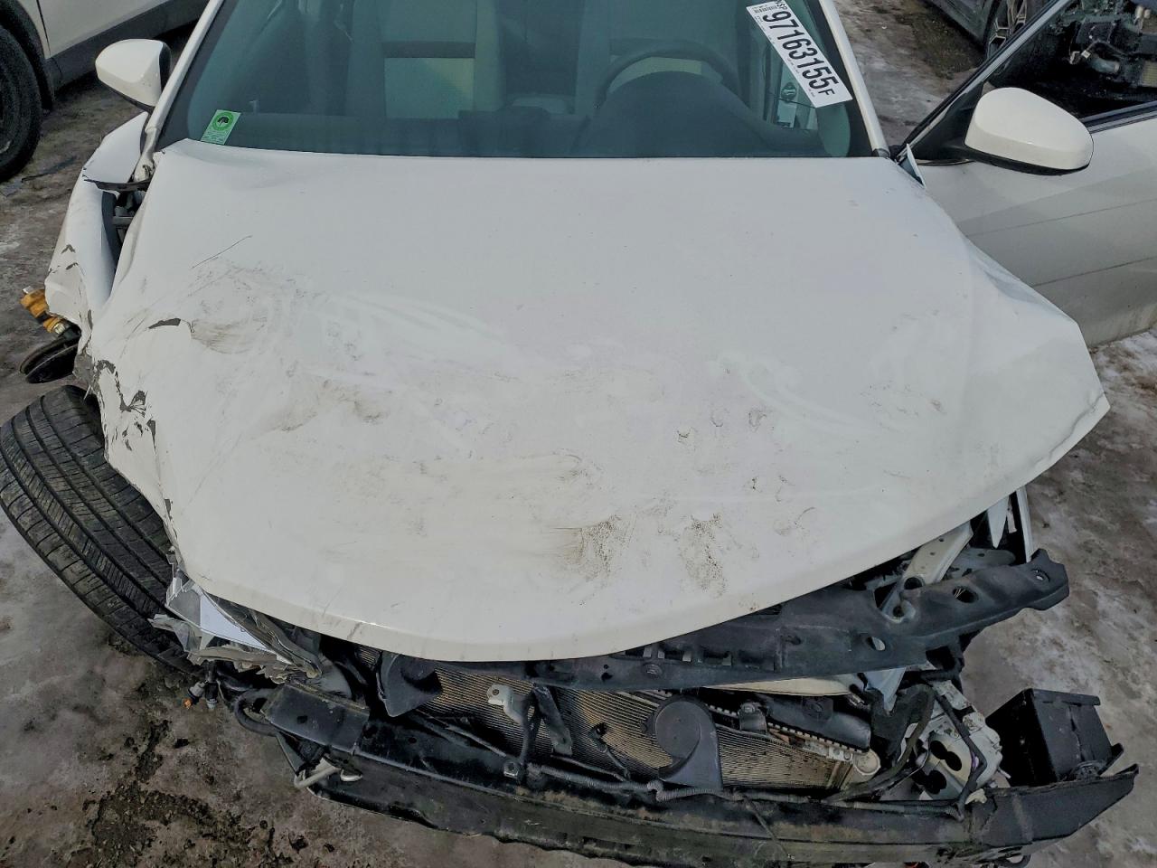 Toyota Camry L Image 9