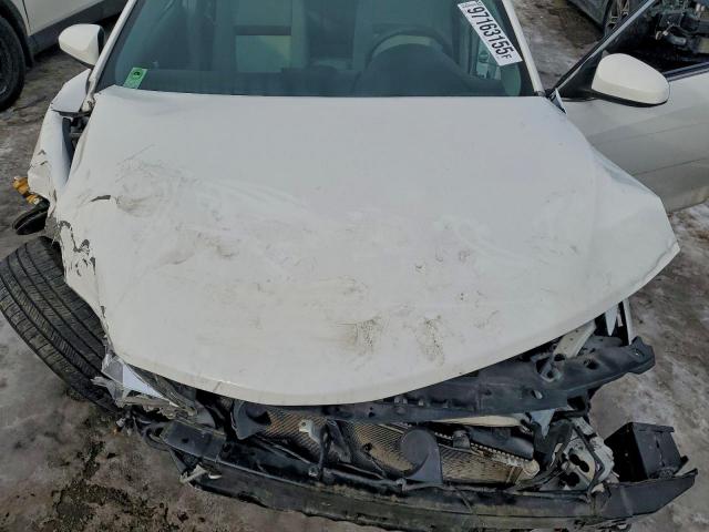 Toyota Camry L Image 9