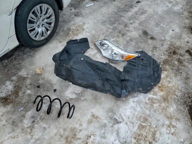 Toyota Camry L Image 13