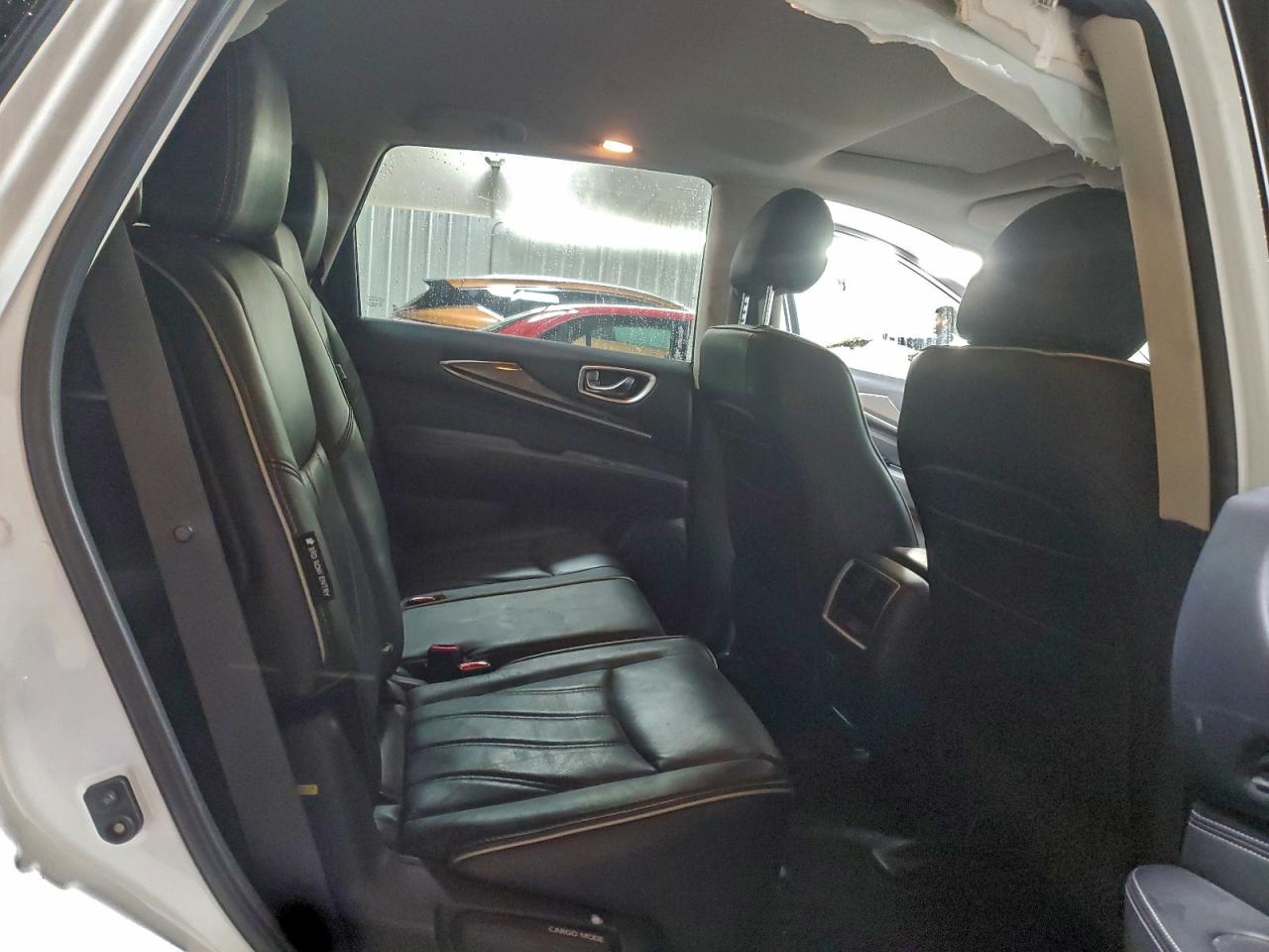 INFINITI Qx Luxe Image 6