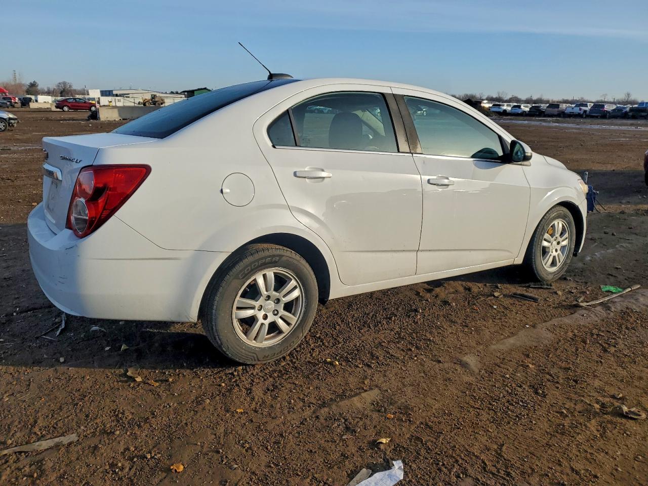 Chevrolet Sonic Lt Image 12