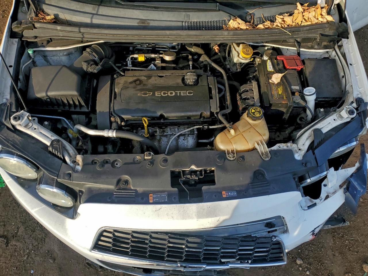 Chevrolet Sonic Lt Image 8