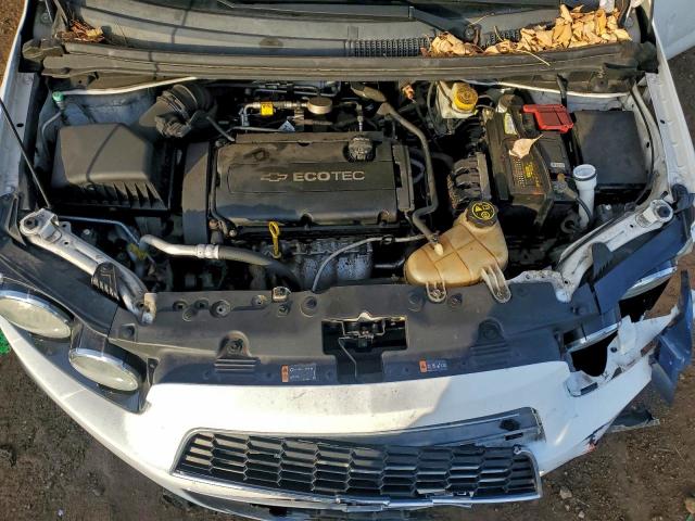 Chevrolet Sonic Lt Image 8