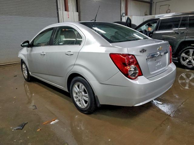 Chevrolet Sonic Lt Image 6